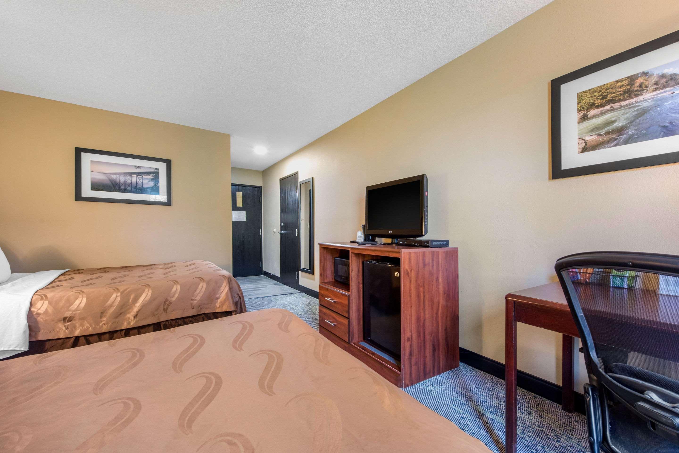Quality Inn Morgantown Exterior photo